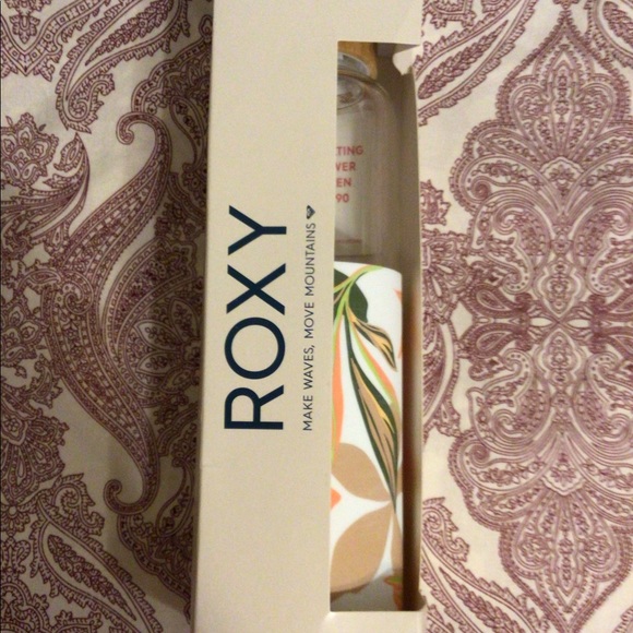 NWT Roxy Sand and Seashell Glass Water Bottle - Picture 3 of 5